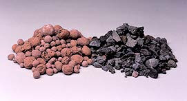 Fig. 3. Lightweight aggregate. Expanded clay (left) and expanded shale (right).