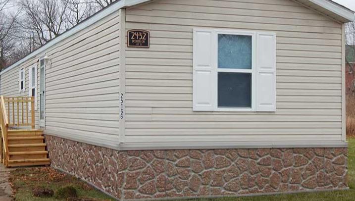 4 Main Reasons Why to Apply the Insulated Mobile Home Skirting - HOMESETSIDEAS