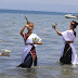 Ribuan Wisatawan Banjiri Festival Pasir Putih Samosir