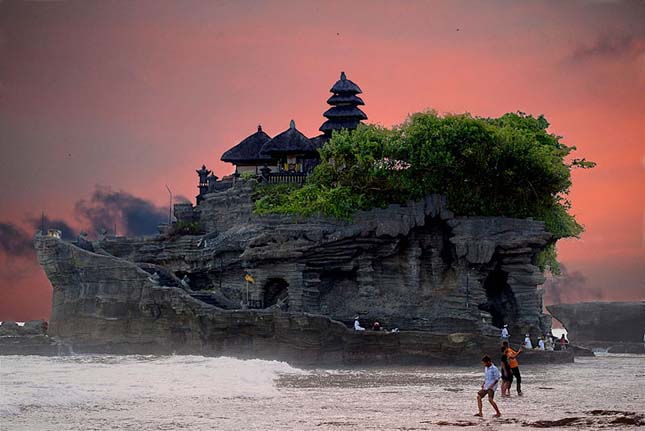 Pura Tanah Lot Temple, Bali, Indonesia