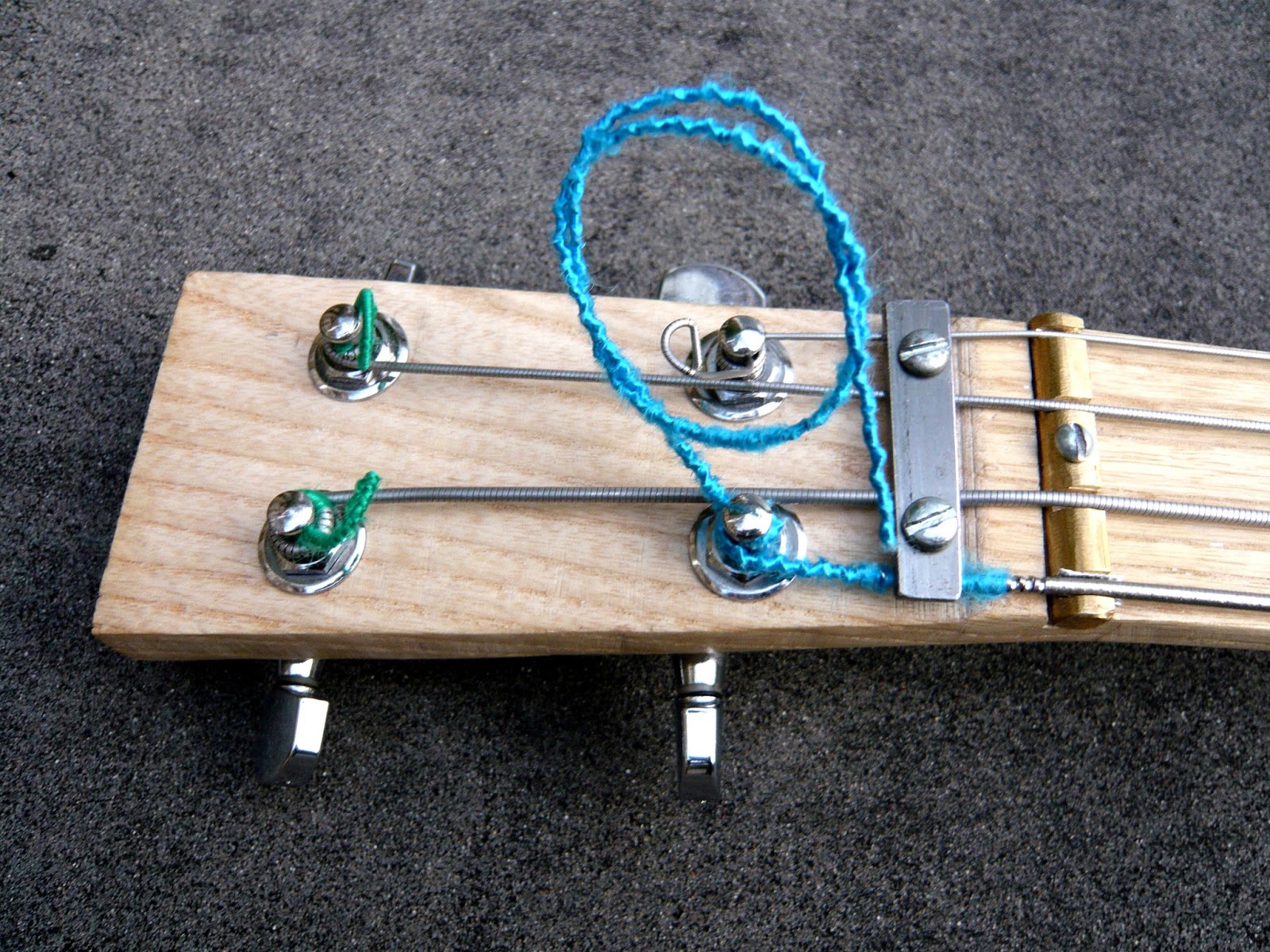 Inneresting Handmade DIY Fretless Bass Thing.