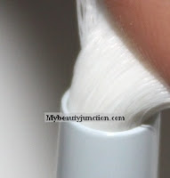 Beautyblender Detailers Soft Touch Brush makeup review, usage and photos