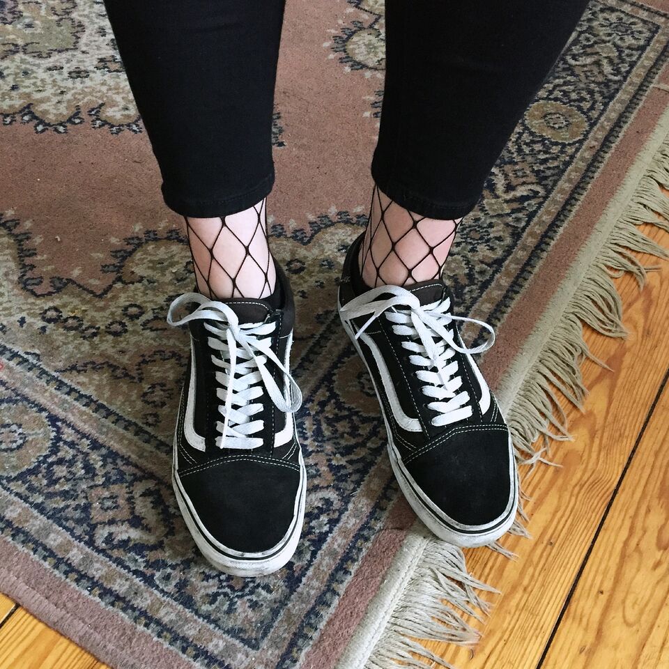 https://www.instagram.com/lizziemcguire/