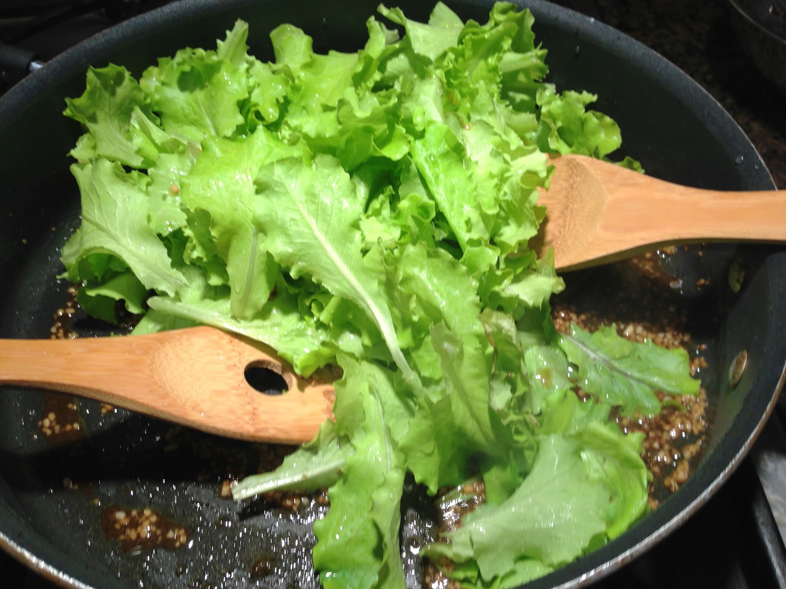 Life According to Warm Lettuce Salad with Olive Oil and Garlic Review!
