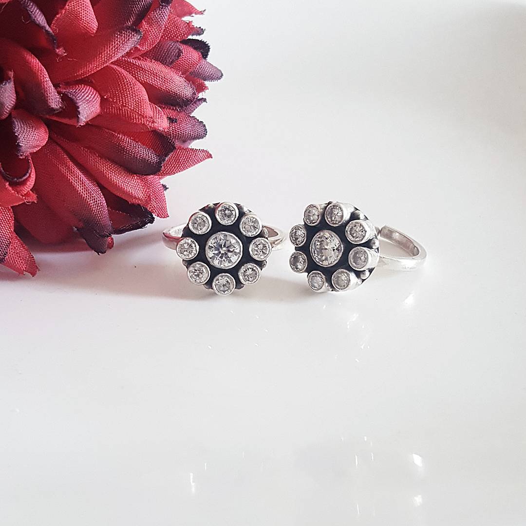 34 Aneka Ragam Foto Gambar Cincin Terbaru Cantik, Membuat Kalian Ingin Langsung Beli 34 Aneka Ragam Foto Gambar Cincin Terbaru Cantik, Membuat Kalian Ingin Langsung Beli