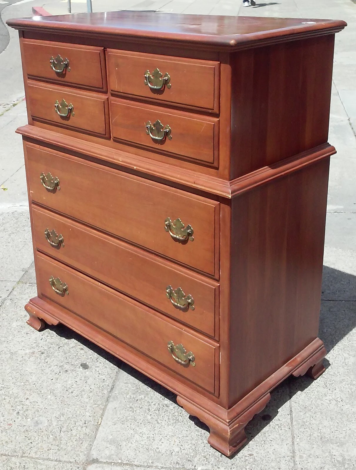 UHURU FURNITURE & COLLECTIBLES SOLD 14635 Kling Genuine Mahogany 40