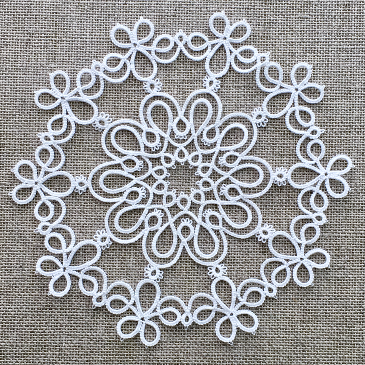 Doily No.3 Raindrops (Free patterns)Tatting lace, Marmelo