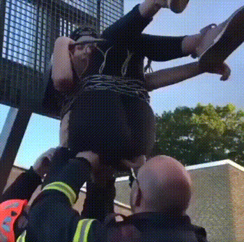 2rIH-htstzca7672716.gif