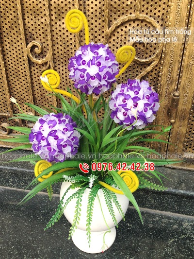 Hoa đá pha lê ở Quỳnh Lôi Hoa da pha le o Quynh Loi