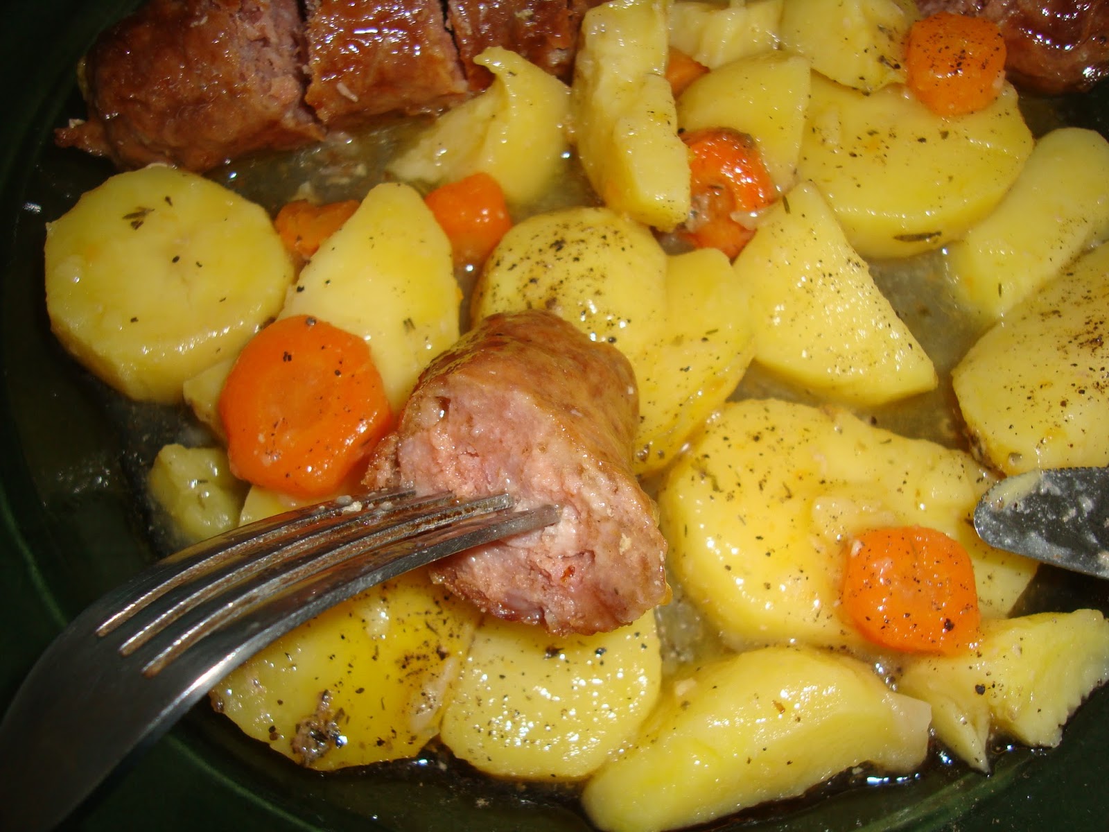 картофи с наденица на фурна