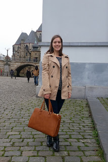 Clothes & Dreams: This Trench's a Keeper: Pimkie trench coat, Levi's jeans, Vila eye top, Stradivarius bag