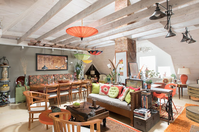 ‘Politician in recovery’ invents ‘crap-whisperer’ boho in NH attic - living area 1 www.bohohome.com @bohosusan