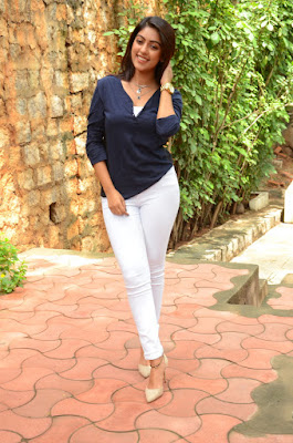 Anuu Immanuel in Manju movie hot gallery