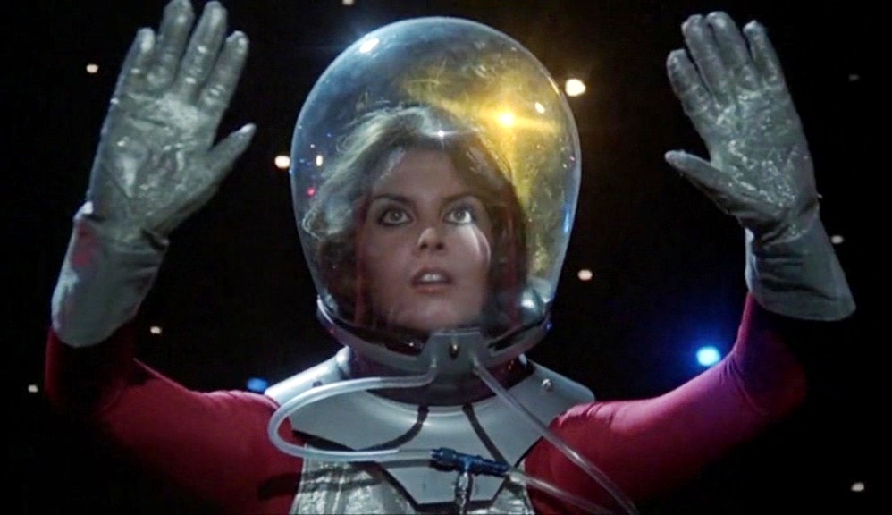 Star crashed. Starcrash (1979). caroline munro – starcrash (1979).