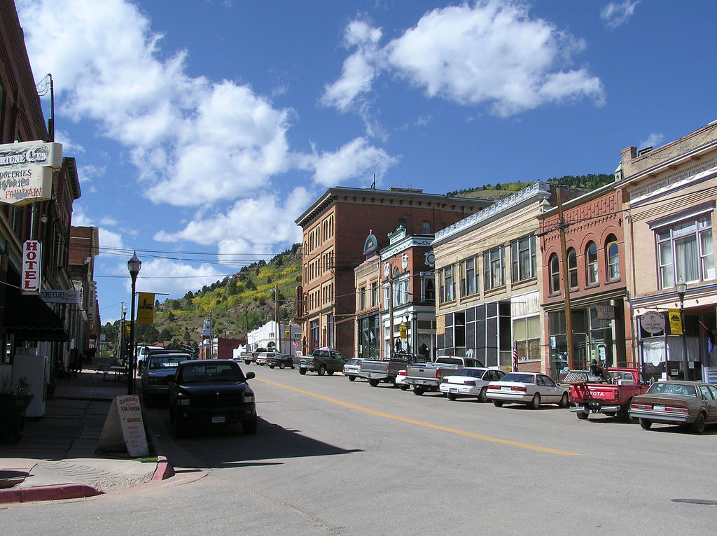 MR. HALL'S AMERICAN HISTORY CLASS Victor, Colorado