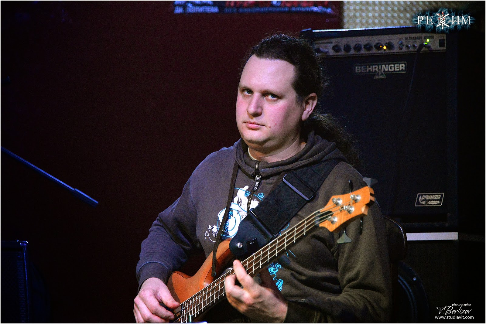 Итак ник занимается техрайдером музыкантов поэтому. Технический райдер артиста. Технический райдер сцены. Технический райдер певца. Технический райдер звукового оборудования.