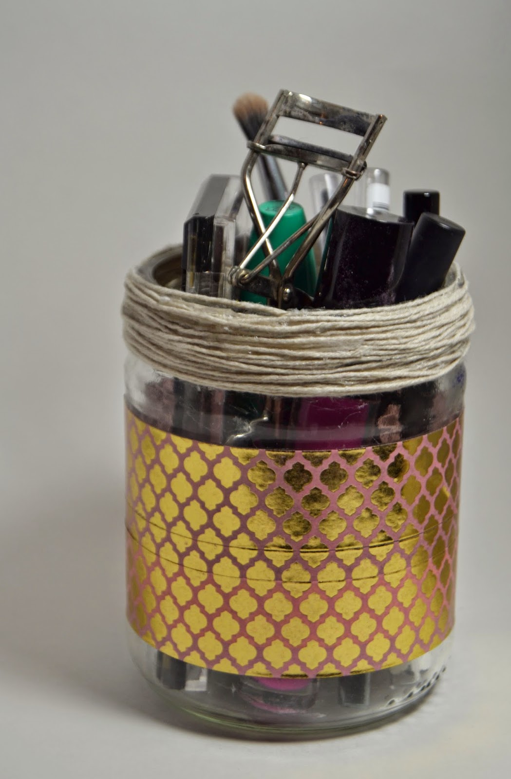 The Crafty Novice DIY Makeup Holder