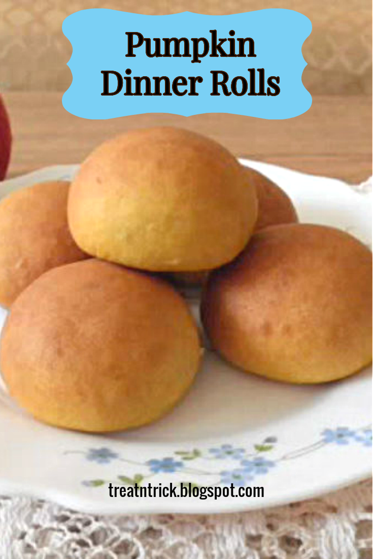 TREAT & TRICK PUMPKIN DINNER ROLLS