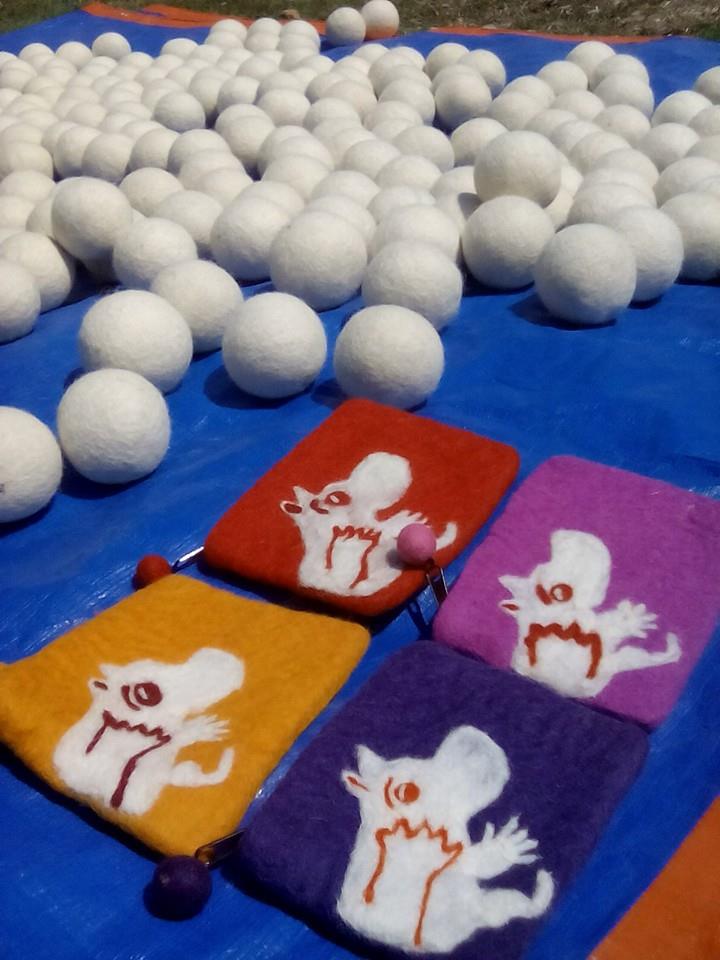 Wool dryer balls (Made in Nepal)