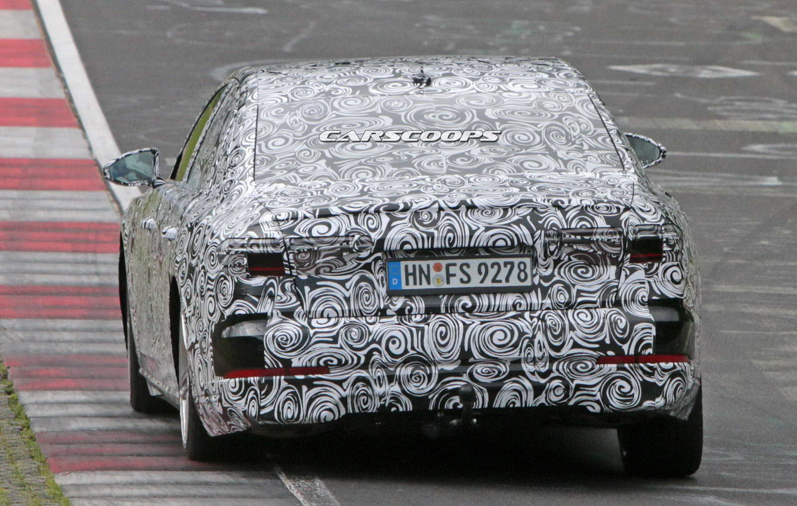 2018-Audi-A8-10.jpg