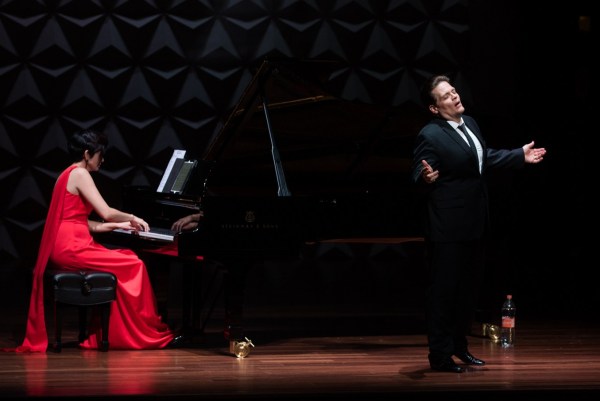 Fernando Portari e Priscila Bomfim