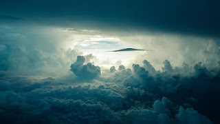 https://pixabay.com/en/sky-clouds-sunlight-dark-690293/