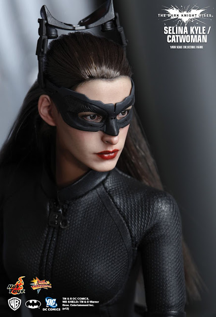 toyhaven: Hot Toys The Dark Knight Rises: 1/6th Selina Kyle / Catwoman ...