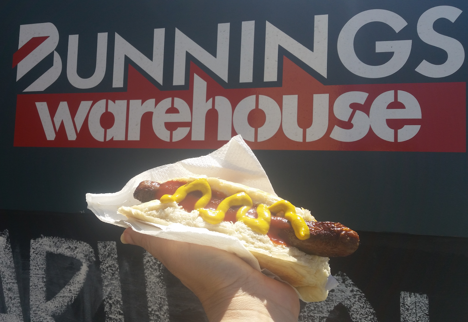 Romance Spinners: Aussie culture: The Bunnings Sausage Sizzle