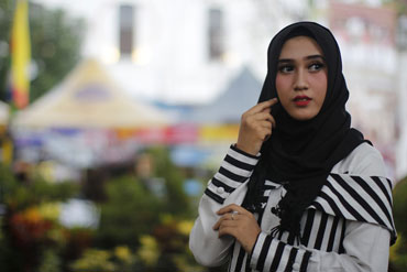 5 langkah sederhana mengenakan hijab pashmina