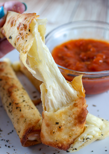 Recipe: Air Fryer Wonton Mozzarella Sticks | The Food Hussy!