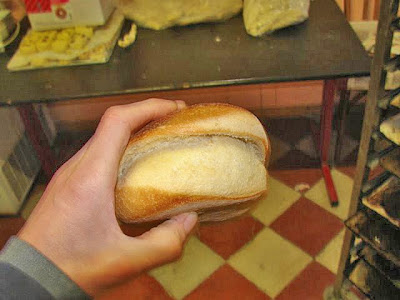 Frans brood, een zogenaamde tabaksdoos.