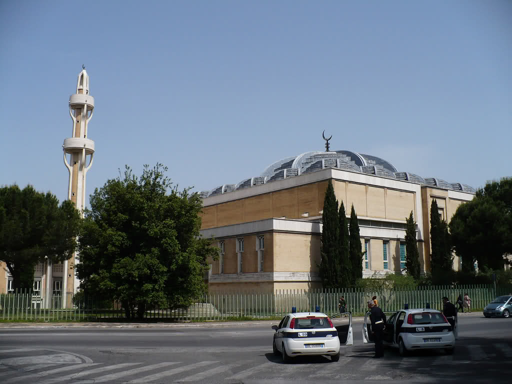 Welcome to the Islamic Holly Places: Grand Mosque (Rome) Italy