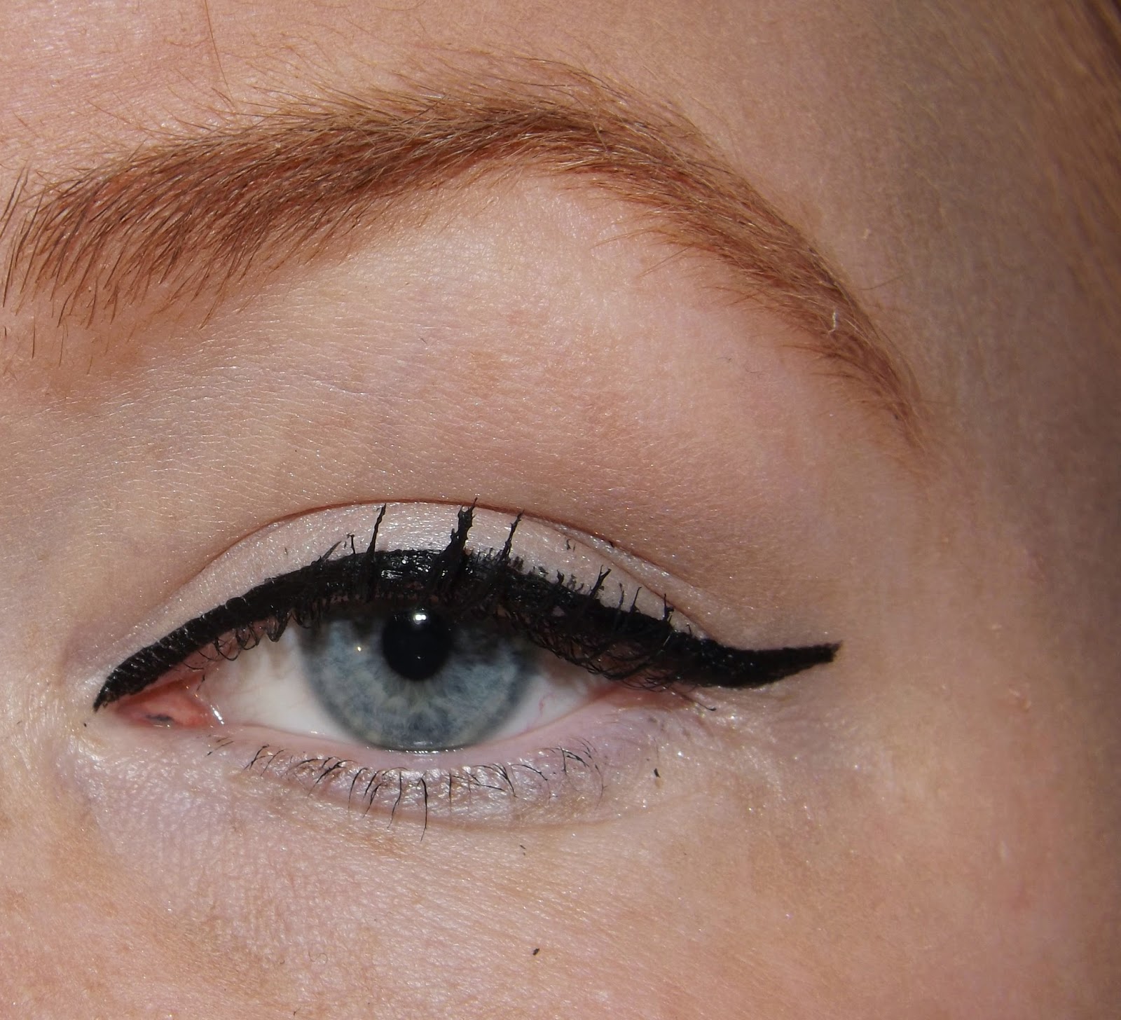Beste Mijn manier van eyeliner aanbrengen | TESSA KLOK YH-75