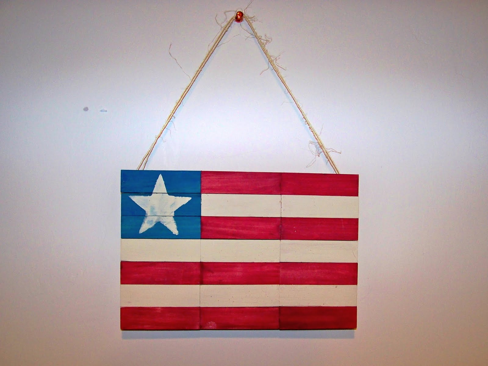 Crafty Confessions of a Brainy Mom: "Jenga" Block Flag Hanging