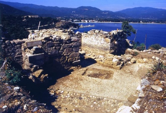 Aristotle's 2,400-year-old tomb was discovered in Macedonia, according to archaeologists