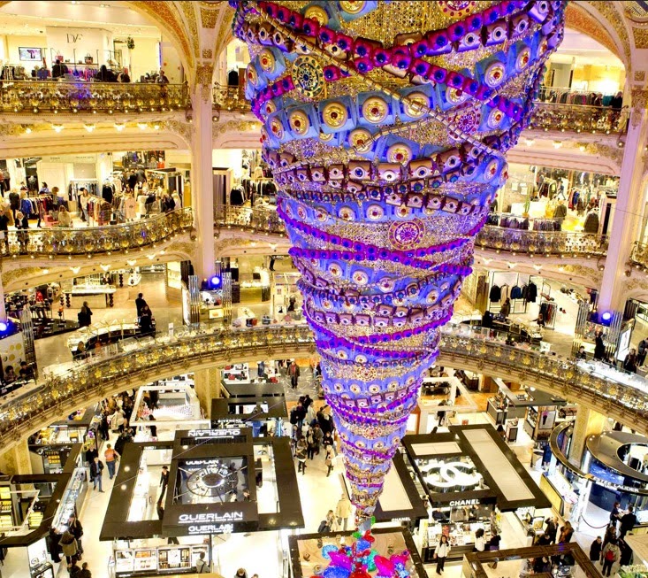 Jack aime/Jack n'aime pas: Sapin de Noël suspendu par sa base Jack aime/Jack n'aime pas: Sapin de Noël suspendu par sa base