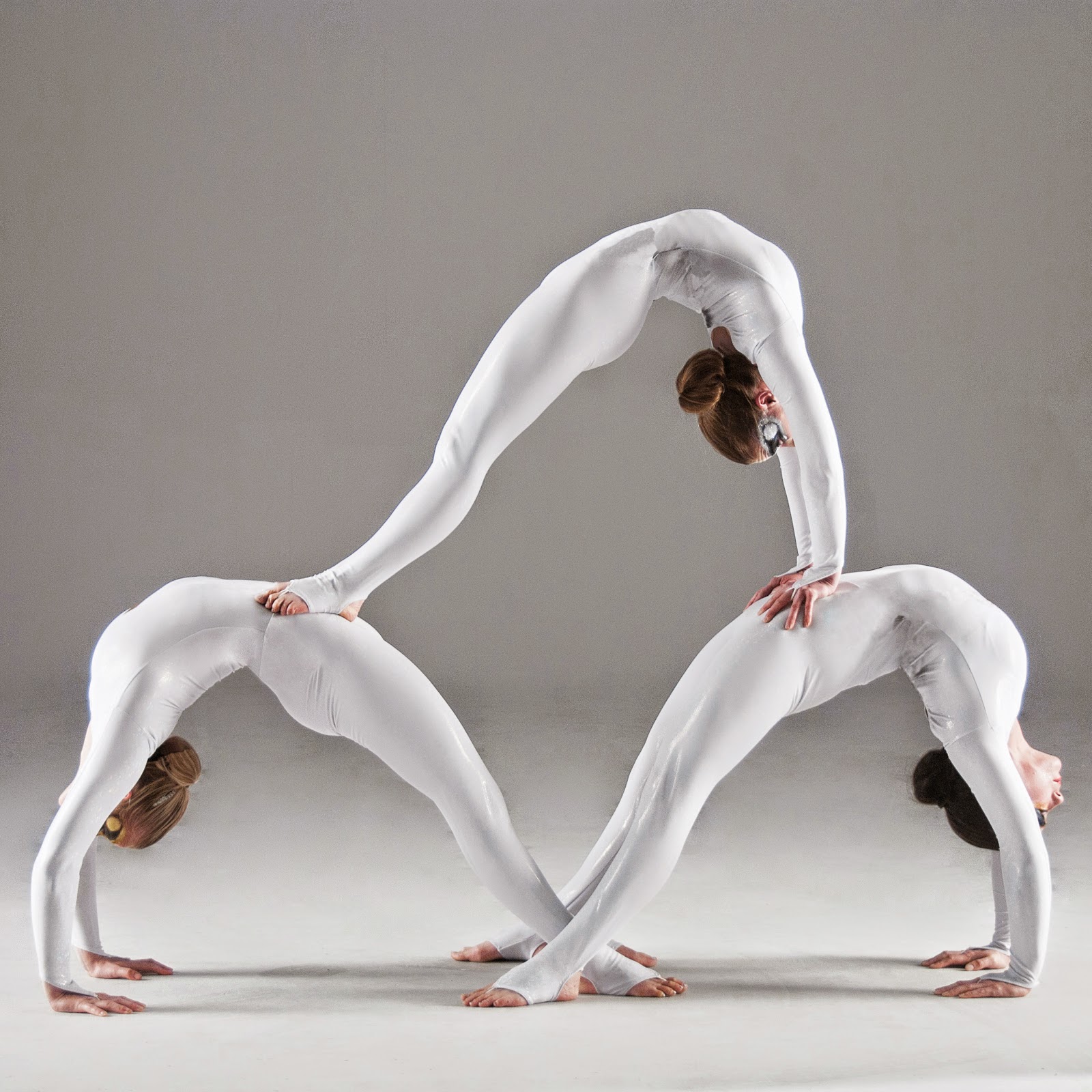 Contortion Art In Pictures Hd Photos