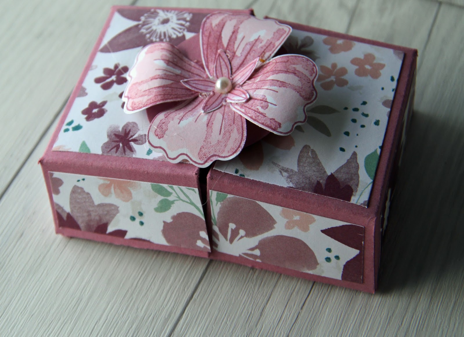 Stampin' Up! Blooms & Bliss cards and matching treat box tutorial