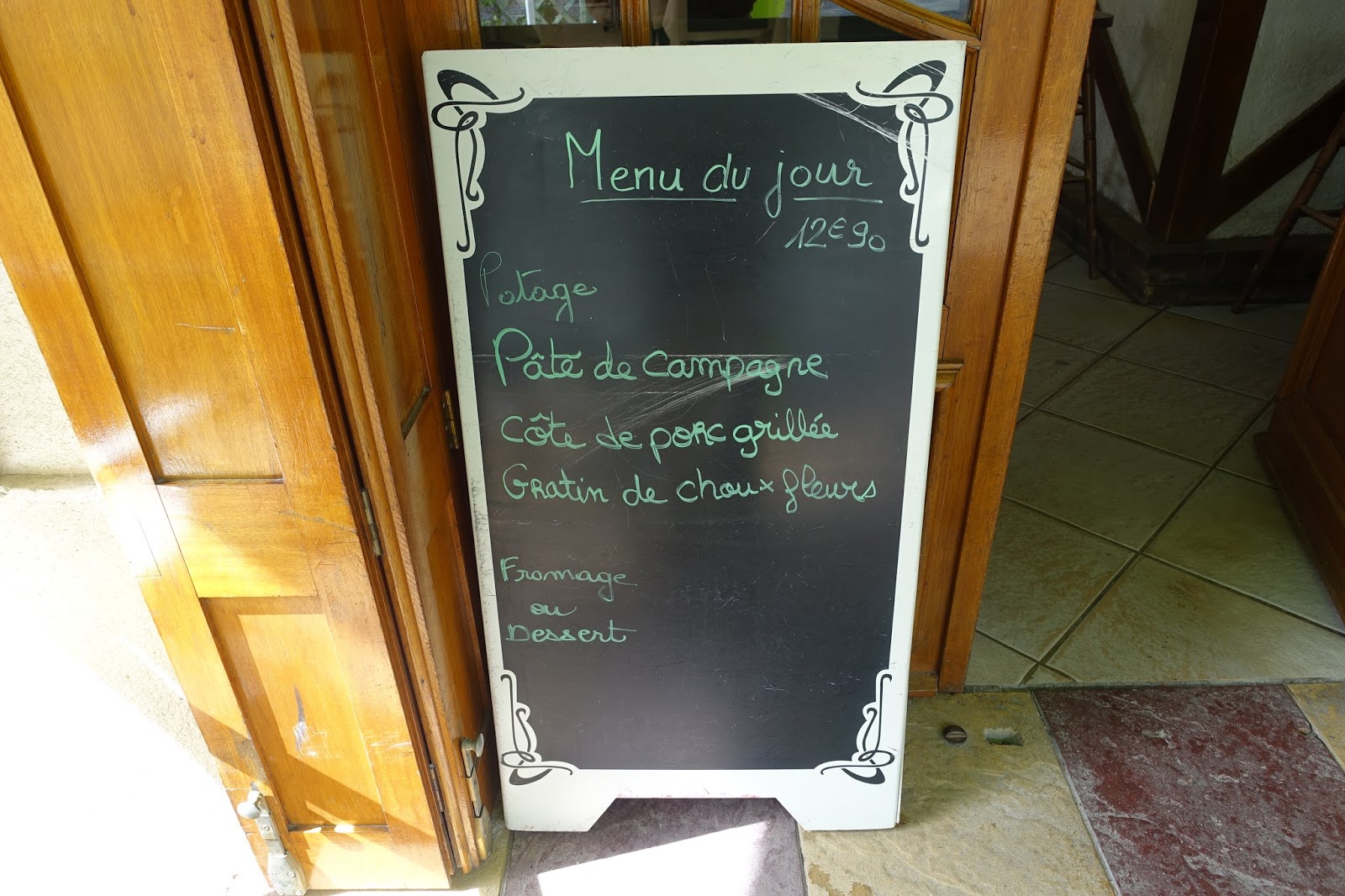 schillerwine Lunch at Restaurant Le Peyrat in SaintEstèphe with the