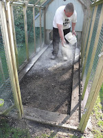How to Protect Hen Houses From Mud Flyte so Fancy Hardwood Woodchip