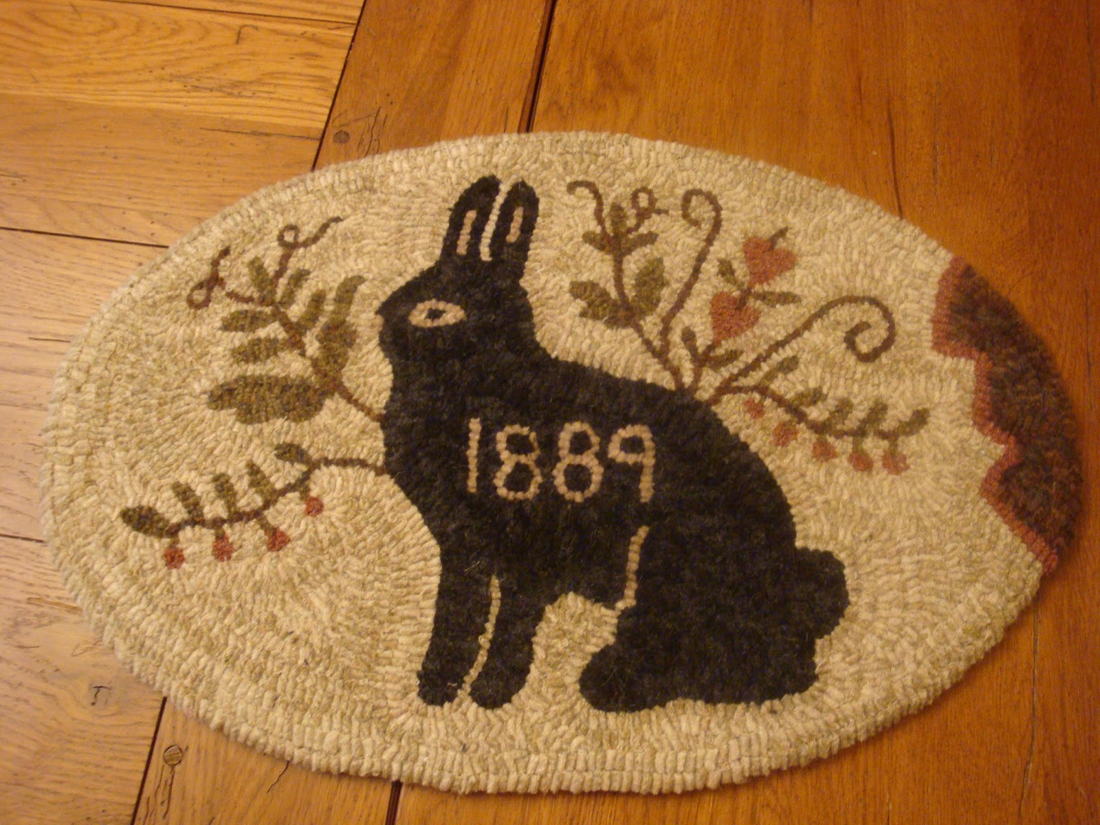 MY GLORY STARS BLACK RABBIT HOOKED RUG