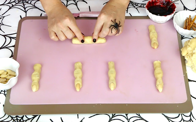 {VIDEO} Halloween Severed Finger Sugar Cookies The Lindsay Ann