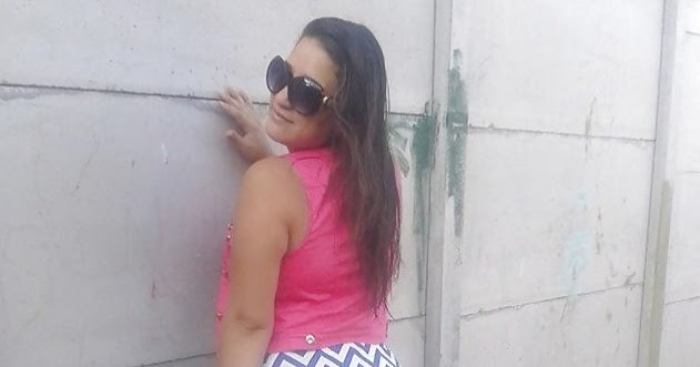 Joven Latina Le Encanta Posar En Mini Bucetas Gostosinhas