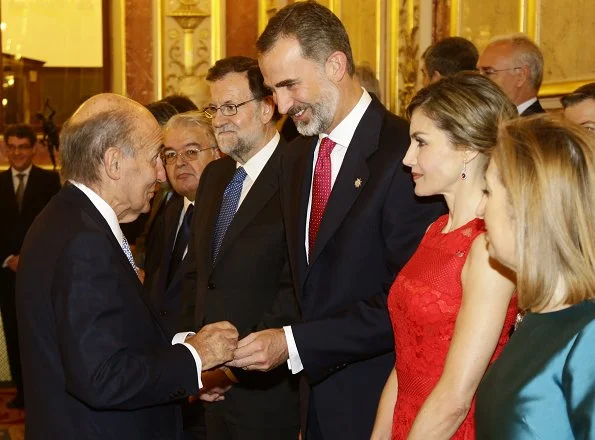 Queen Letizia wore Carolina Herrera lace dress from Fall 2016 collection. wore Prada Pointy Toe Pump, diamond earring and carried satin clutch