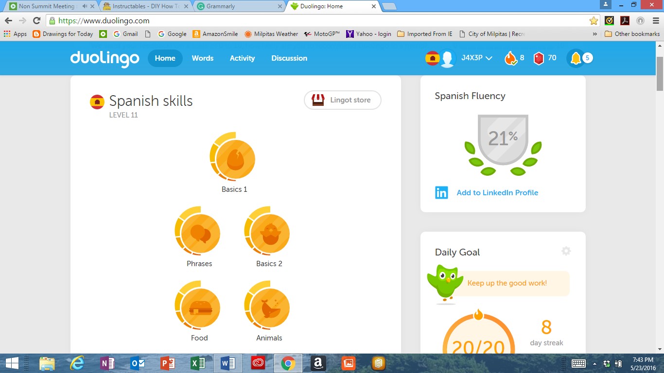 Устал дуолинго. Дуолинго. Duolingo достижения. Старый Дуолинго. Медали Дуолинго.