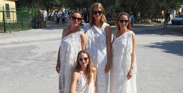 Ρεζίλι στην Ευρώπη: Οι Γερμανίδες που έφαγαν πόρτα στην Ακρόπολη: «Είμαστε στην Ευρώπη ή μήπως στο Ιράν;» Ρεζίλι στην Ευρώπη: Οι Γερμανίδες που έφαγαν πόρτα στην Ακρόπολη: «Είμαστε στην Ευρώπη ή μήπως στο Ιράν;»