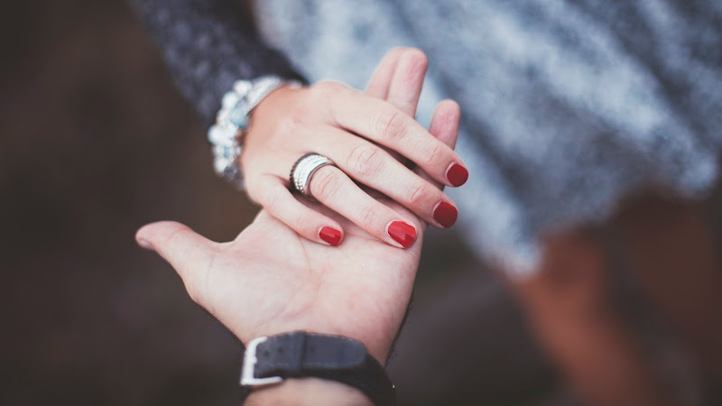 Hand in Hand HD