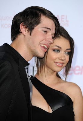 Global Buzz Times: Sarah Hyland Bra Size And Measurements: Modern