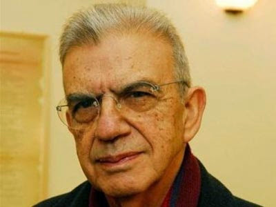 Μένης Κουμανταρέας