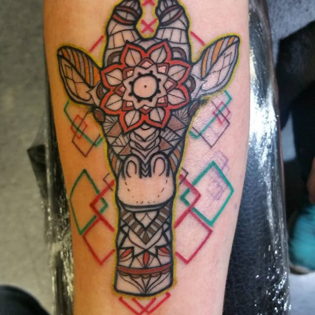 tatuagem de girafa tatuagem de girafa
